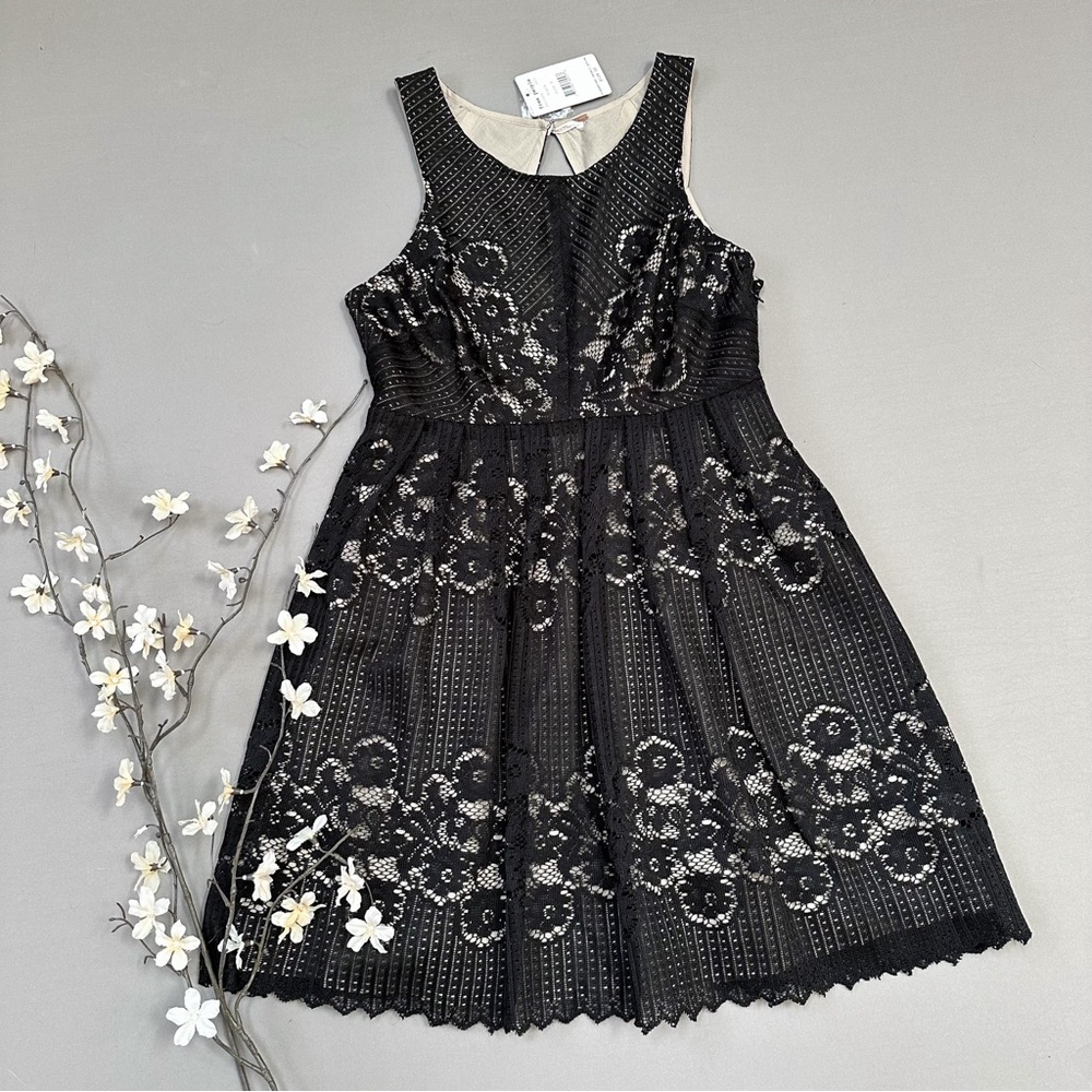 NWT $128! FREE PEOPLE Rocco black lace open back dress, 4. - Picture 3 of 7